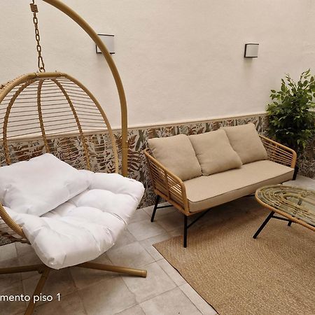 Virgen De Gracia Apartments Malaga Luaran gambar